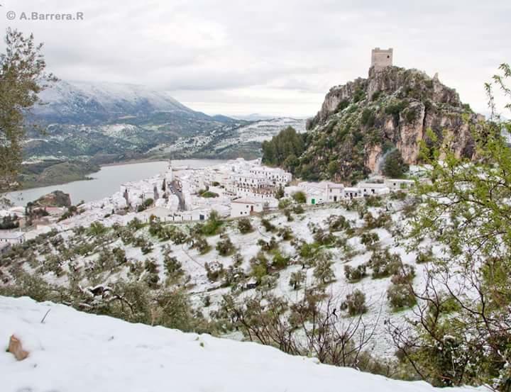 Las 4 Lunas Zahara De La Sierra Exterior foto